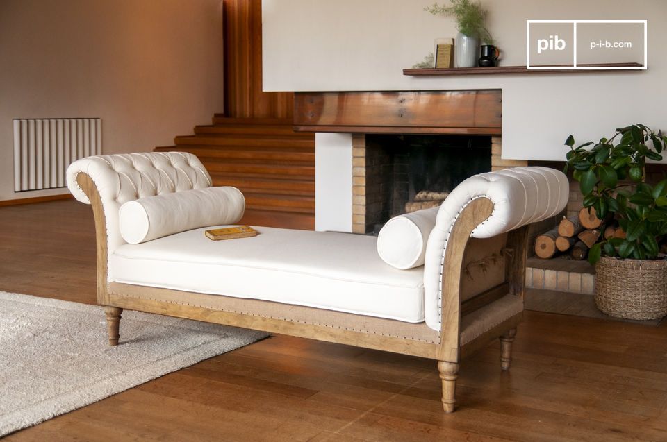 Este magnífico banco de diseño sorprendente hará las delicias de los amantes de los muebles auténticos.