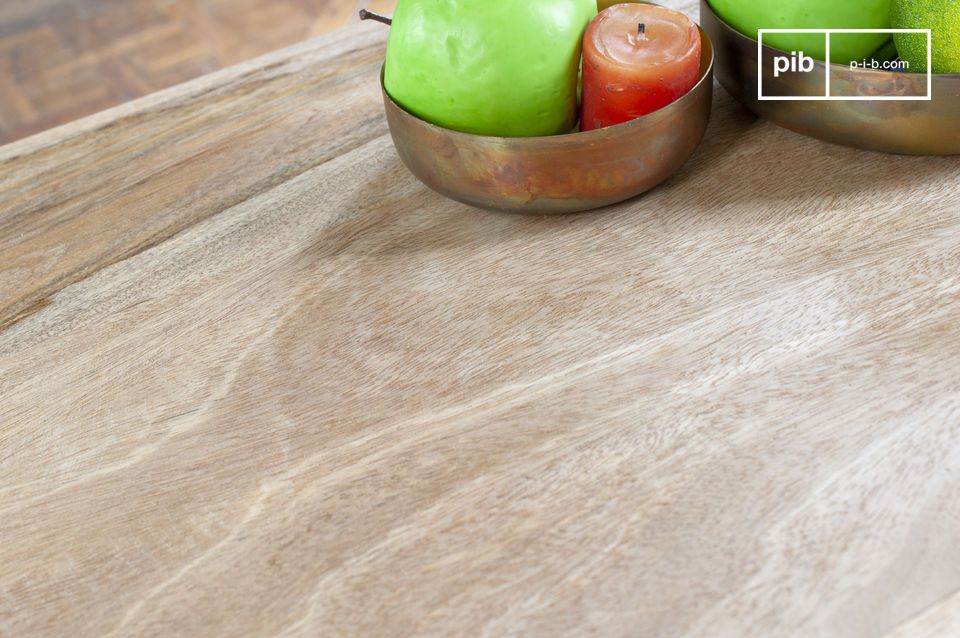 La madera maciza ligera es sencilla y se adapta a diferentes espacios.