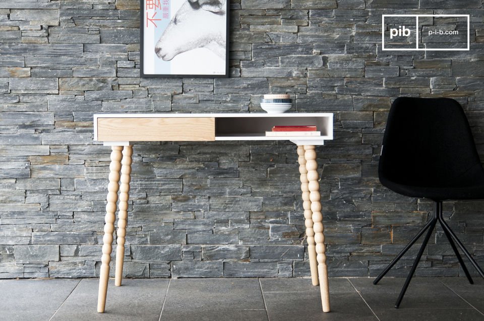 Espléndido y elegante escritorio de estilo escandinavo.