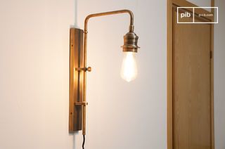 Lámpara de pared de latón Lerwick con base giratoria