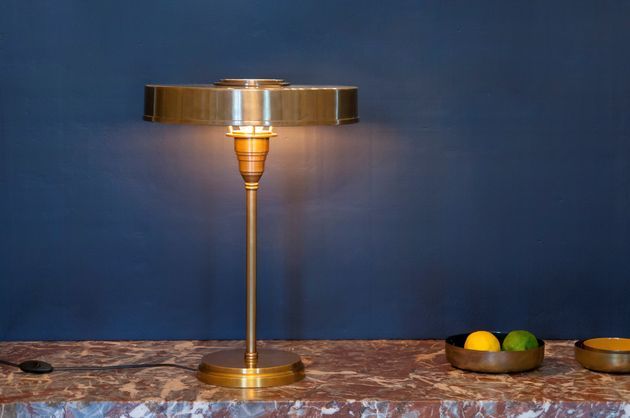 Lámpara de mesa de latón dorado Amber