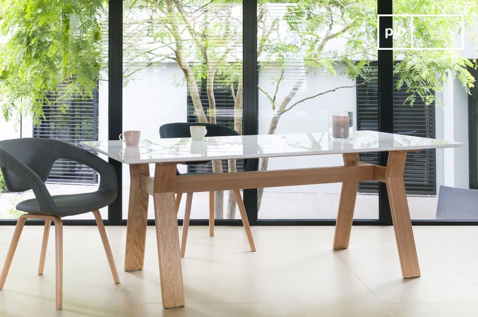 Esta mesa está hecha para disfrutarla todos los días gracias a su estética y formas prácticas