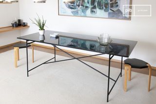 Mesa de mármol negro Thorning