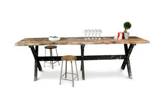 Mesa High bar hecha de madera Sullivan