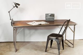 Mesa plegable de roble y acero