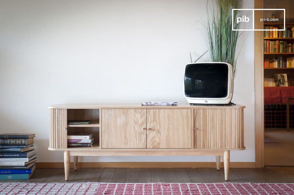 Precioso mueble para televisión de estilo escandinavo en madera clara.