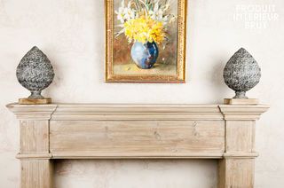 Ornamento de pino en forma de cono