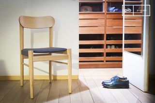 Silla de Madera clara Elena