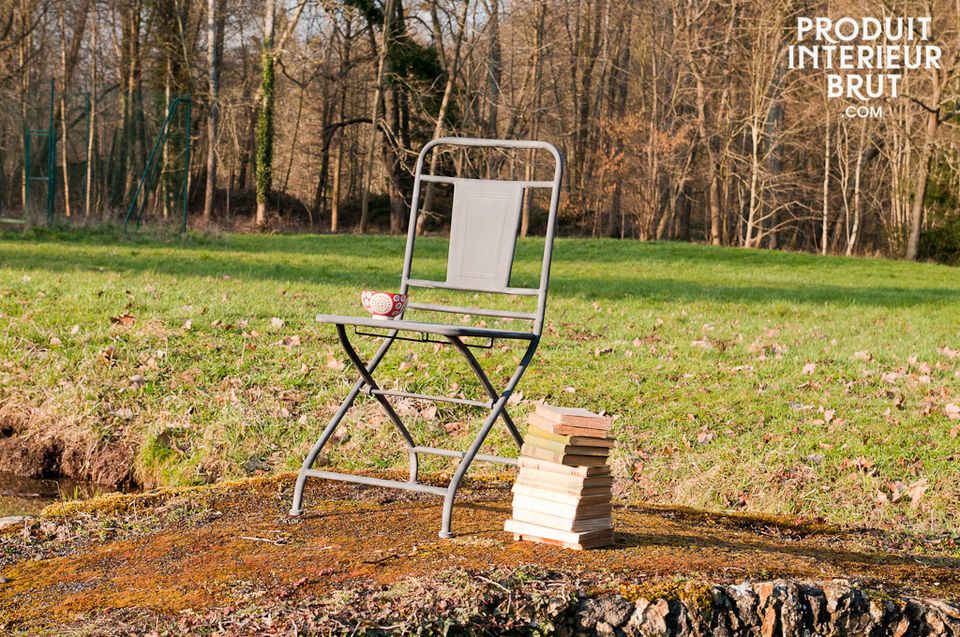 Una silla plegable adecuada para cualquier área