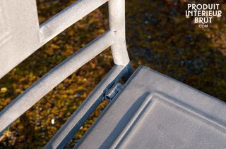 Silla plegable con acabado galvanizado