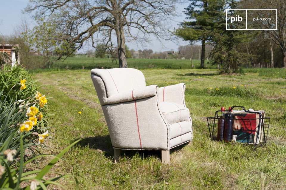 Precioso sillón de estilo rústico.