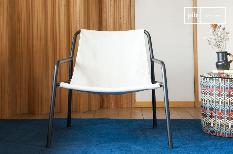 La geometría de la silla le da un aspecto ligero.