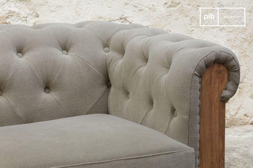 Este increíble sofá de gran formato en un diseño en bruto hará las delicias de los amantes de