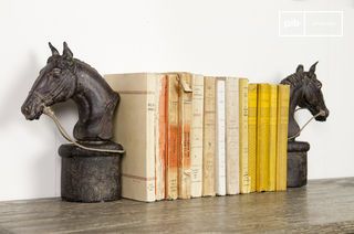 Sujeta libros en forma de caballo